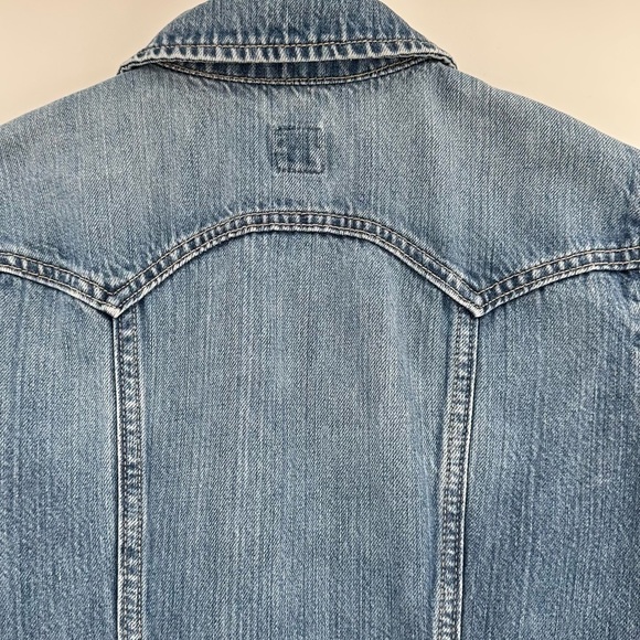 GAP Women’s Medium Wash Button Down Denim Jacket 100% Cotton Size XS - Picture 4 of 11